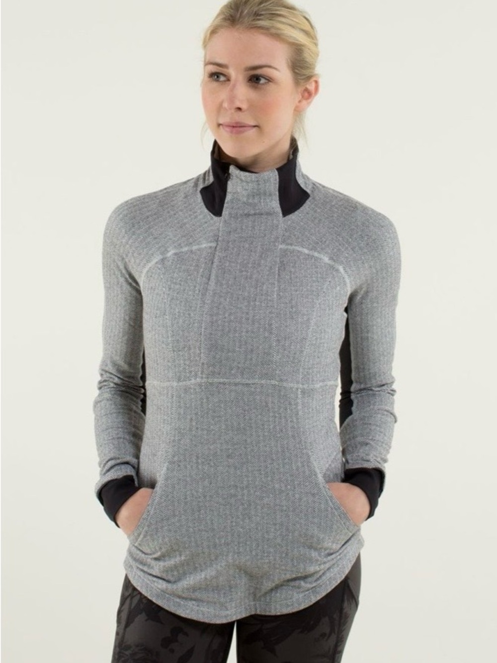Lululemon Base Runner 1/2 Zip Pullover in Black & White Herringbone size 8